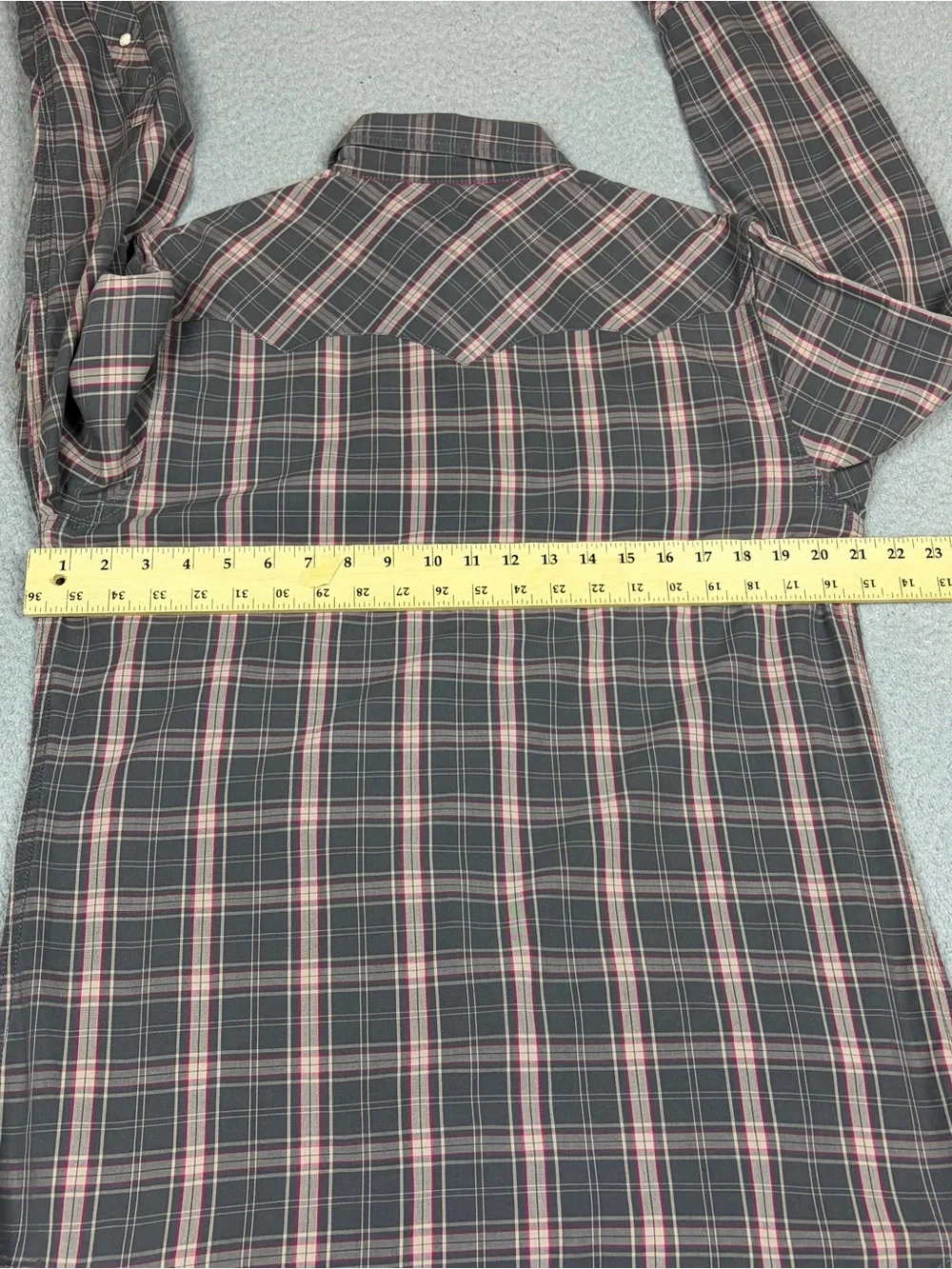 True Religion Pearl Snap Shirt Men's Brown & Red Plaid Pocket Flaps Western